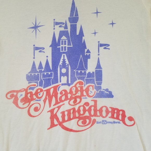 Magic Kingdom Vintage style tee - Picture 2 of 4